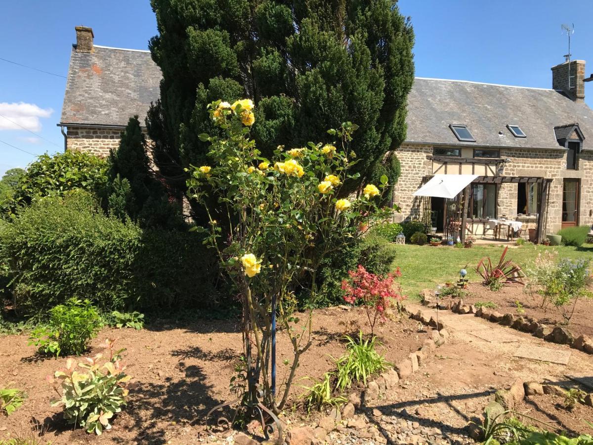 Bed and Breakfast Le jardin des fées à Savigny-le-Vieux Extérieur photo