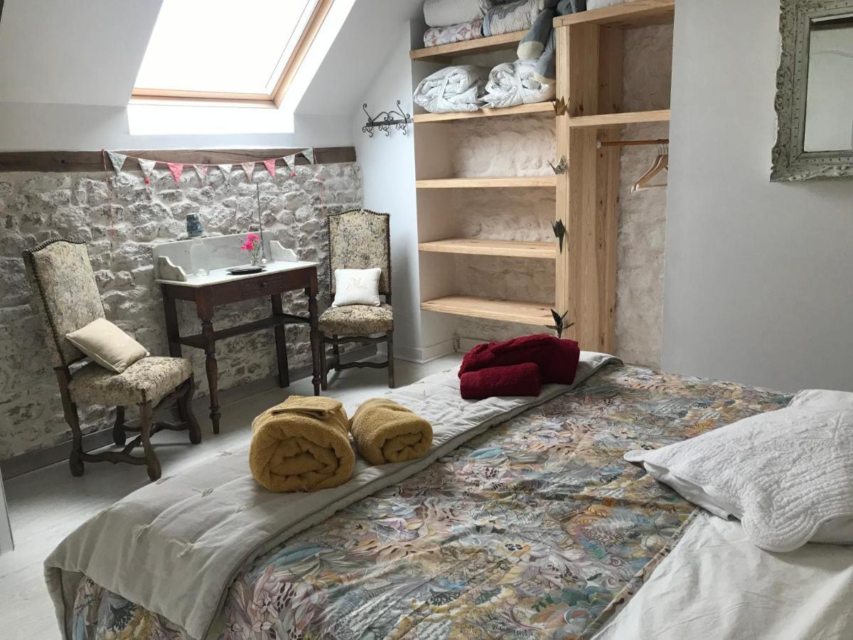 Bed and Breakfast Le jardin des fées à Savigny-le-Vieux Extérieur photo