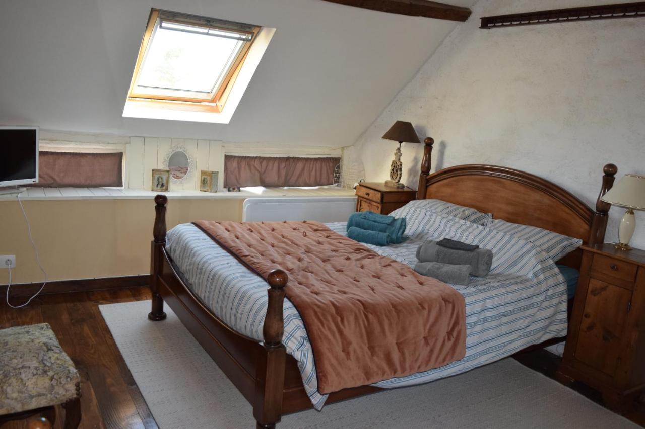 Bed and Breakfast Le jardin des fées à Savigny-le-Vieux Extérieur photo