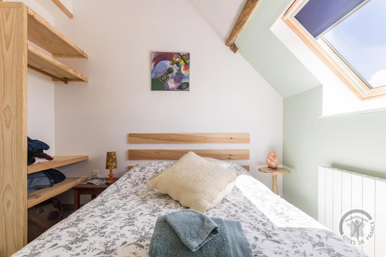 Bed and Breakfast Le jardin des fées à Savigny-le-Vieux Extérieur photo